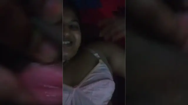 Desi Bhabi Ka Boobs Show Leaked MMS Hindi