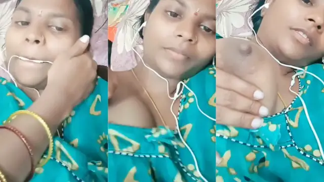 Hot Tamil girlfriend from village shows everything to her lover
