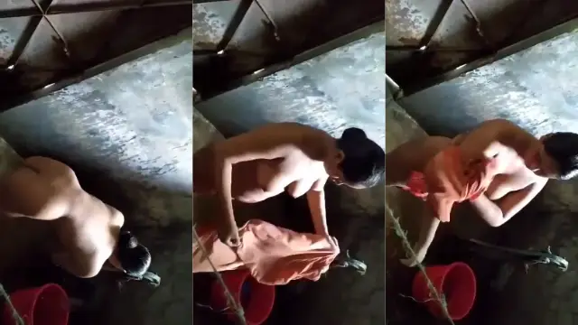 Bhabhi ka nanga bath hidden cam Hindi mms video