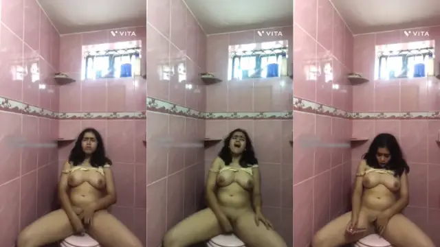 Desi girl ka bathroom mms big boobs viral