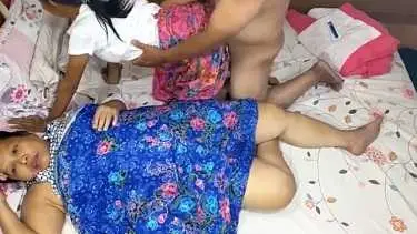 यूपी के बाहुबली ने दो नेपाली कॉलगर्ल्स को चोदा थ्रीसम वीडियो
