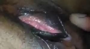 बीवी के भोसड़े में निकाला खुद के लंड का पानी चाटा सेक्स क्लिप