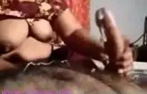 शीतल ने बॉस का बड़ा लंड हिला के उसका माल निकाला वीडियो