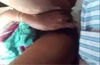 देहाती कामवाली को ज़मीन पर लिटा कर चोदा
