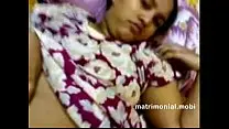 पति ने अपनी नौकरानी के सामने क्यूट बीवी को चोदा
