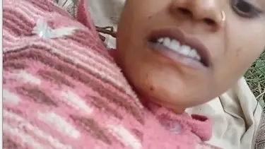 जवान बिहारी रंडी का सलवार खुलवा के उसकी चुटू में ऊँगली कर के चोदने की सेक्स मूवी. १५० रूपये के लिए चुद गई ये कॉलगर्ल.